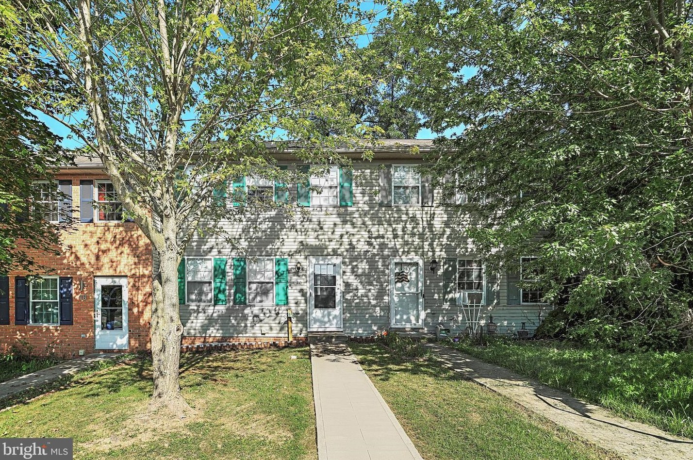 20 Oxwood Cir, New Oxford, PA 17350-1515