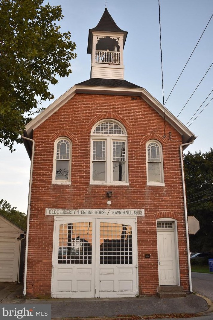 101 4th St, East Berlin, PA 17316-9638