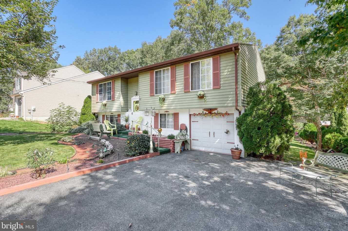 62 Burnside Dr, East Berlin, PA 17316-9384