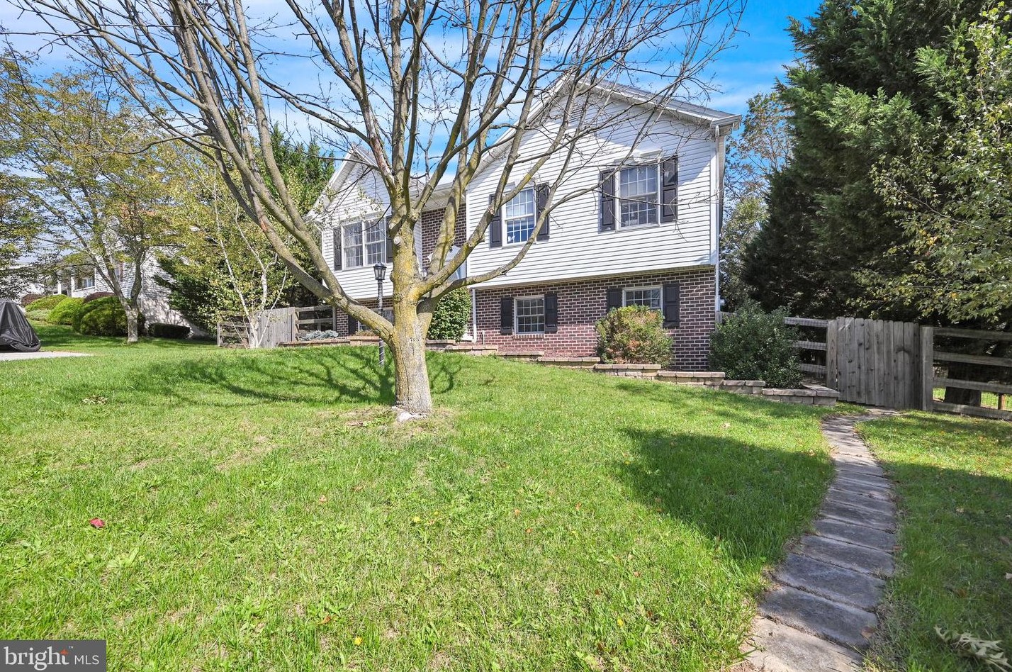 136 Mt Carmel Dr, Littlestown, PA 17340