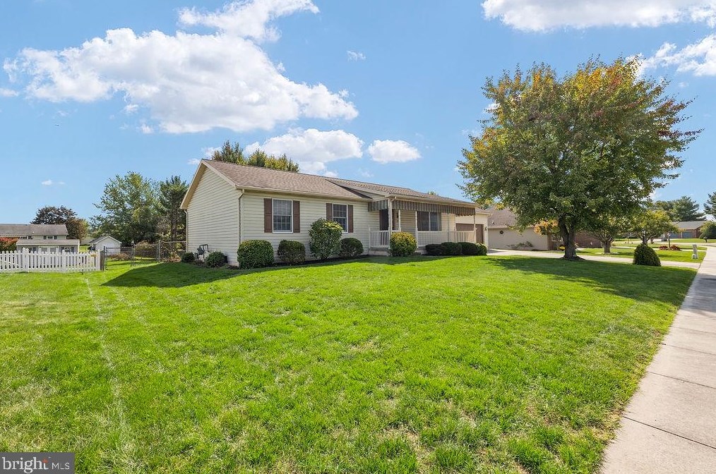 49 Ocelot Dr, Hanover, PA 17331