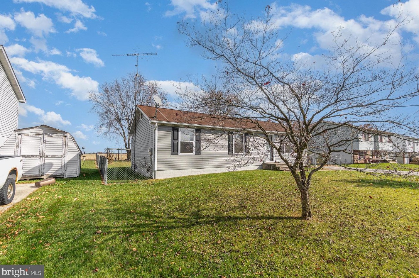 44 Fawn Ave, New Oxford, PA 17350