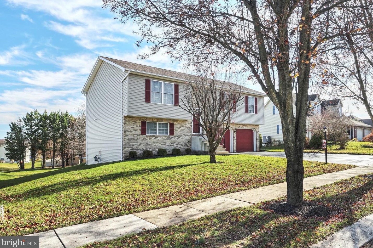 155 Hillside Dr, East Berlin, PA 17316-8617