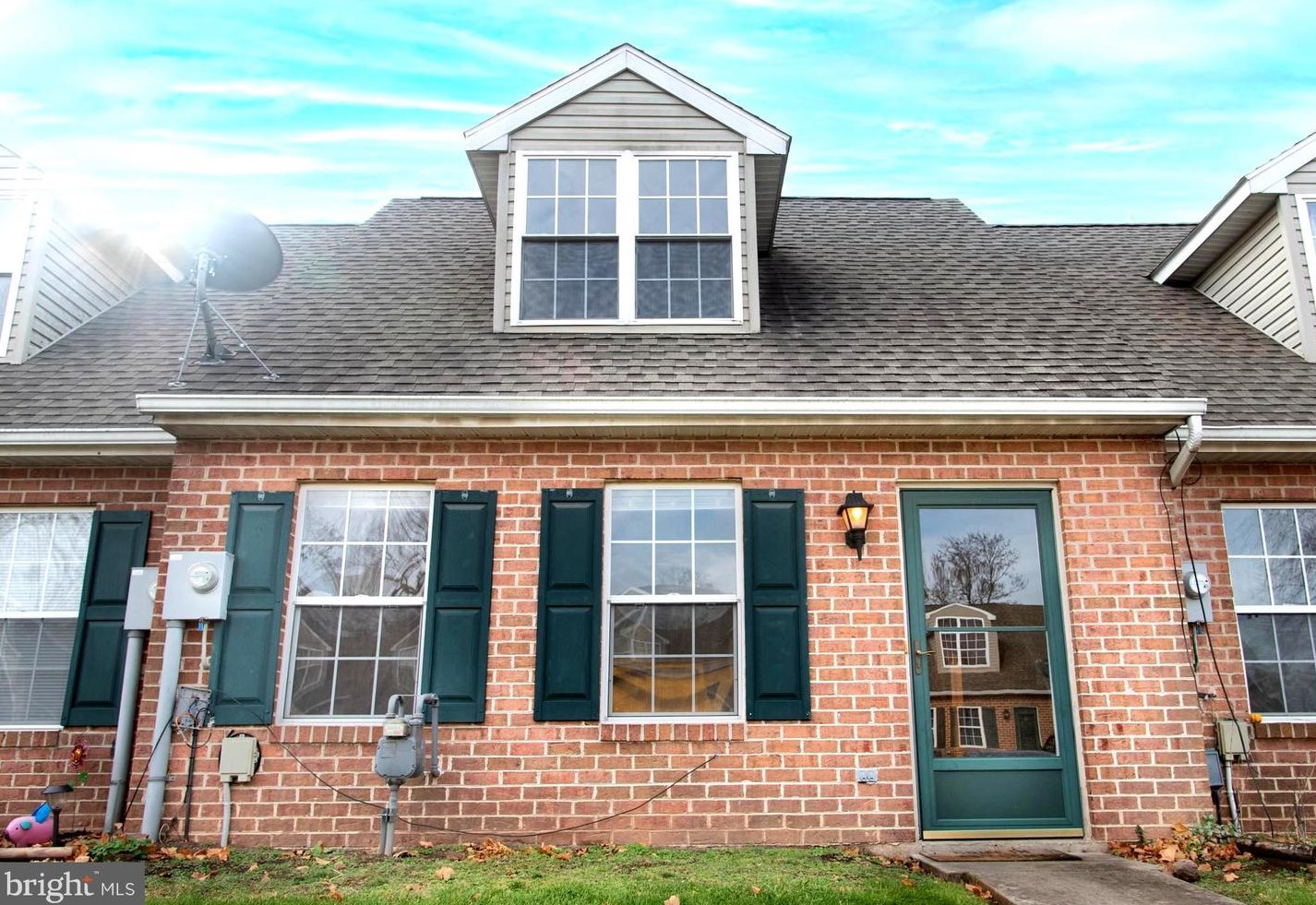 16 Oxford Ct, New Oxford, PA 17350-1519