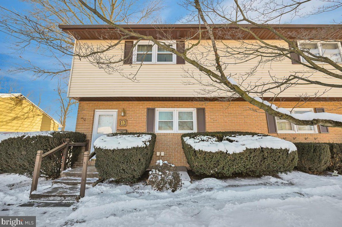 15 Sunset Ave, New Oxford, PA 17350
