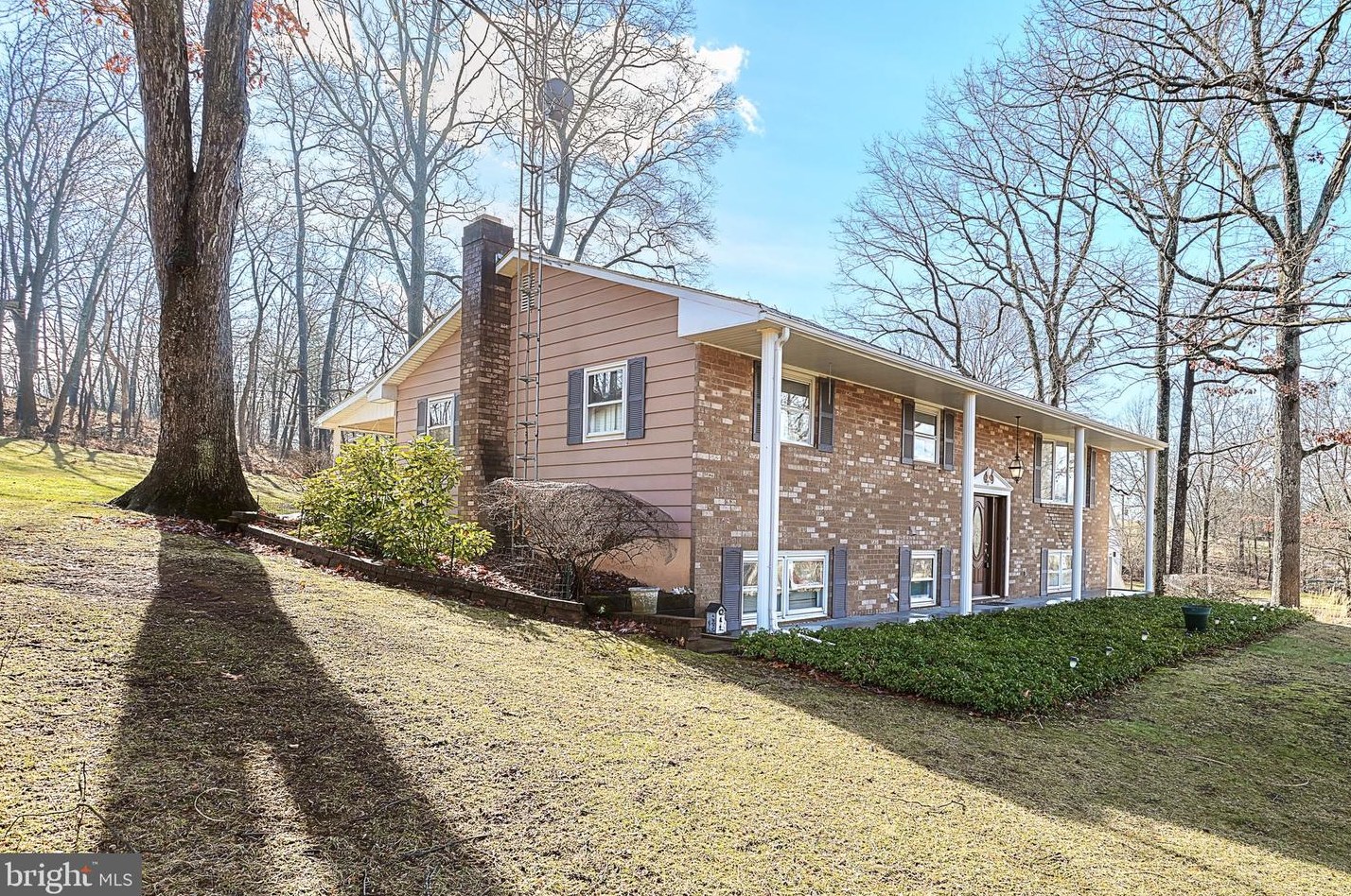 895 Schoolhouse Rd, Center Mills, PA 17304