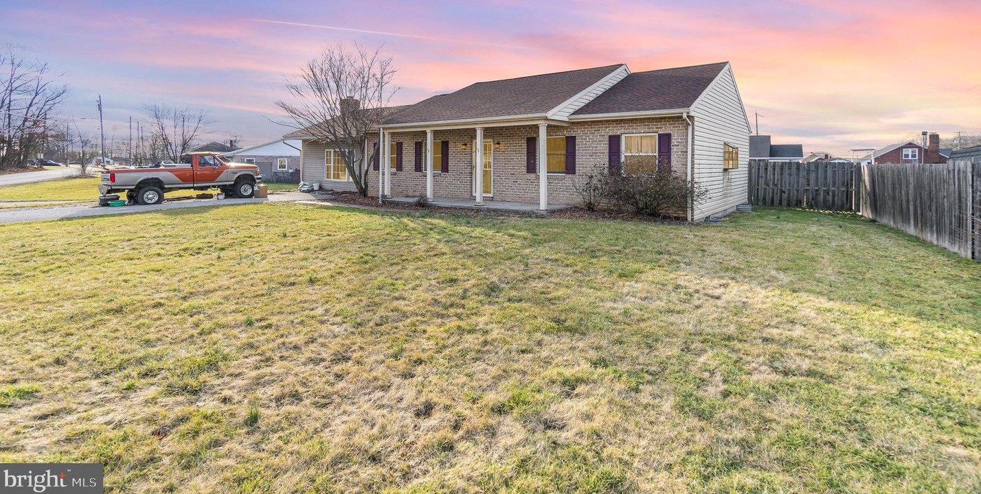 2 Hickory Ave, Gettysburg, PA 17325-7822