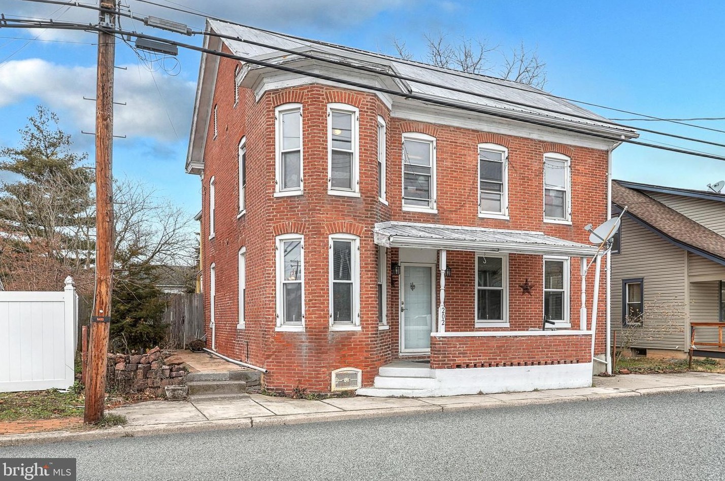 202 Harrisburg St, East Berlin, PA 17316