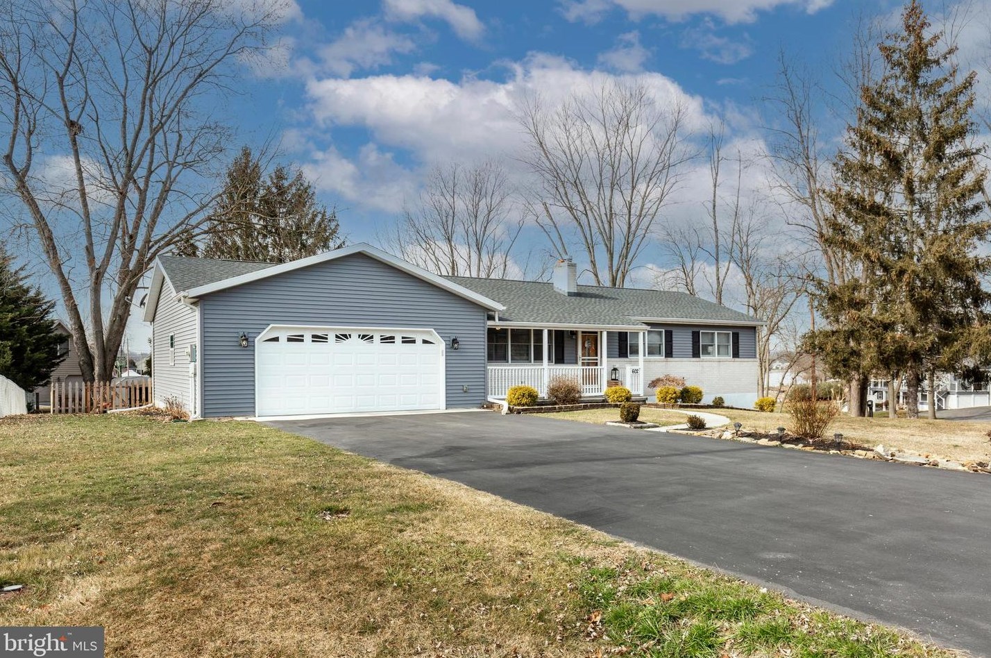 602 Lake Meade Dr, East Berlin PA  17316-9322 exterior