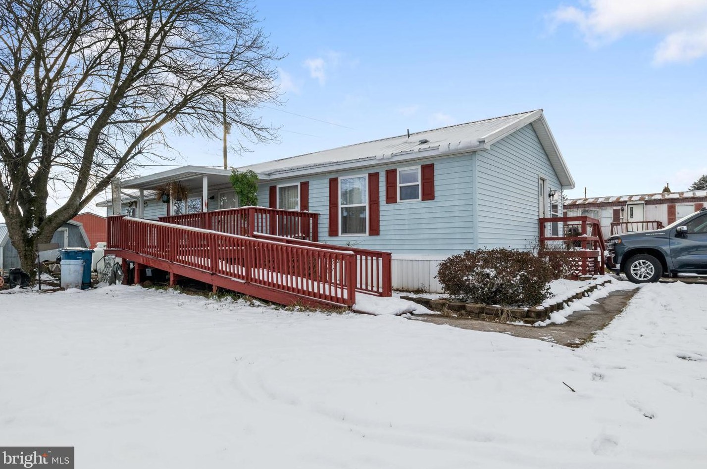 7 Jacqueline Dr, New Oxford, PA 17350-9409