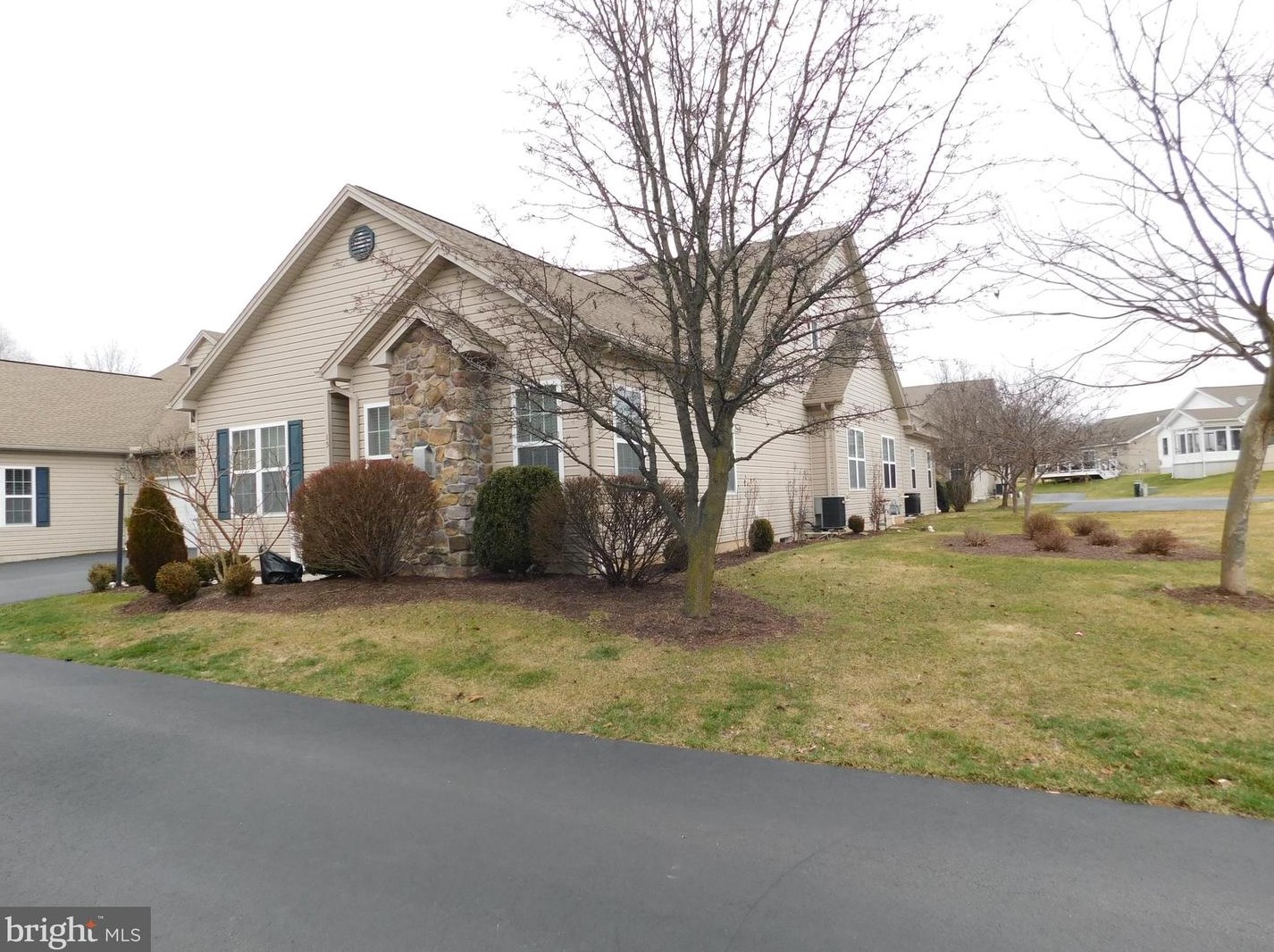 15 Ivy Ln, Gettysburg, PA 17325-6939