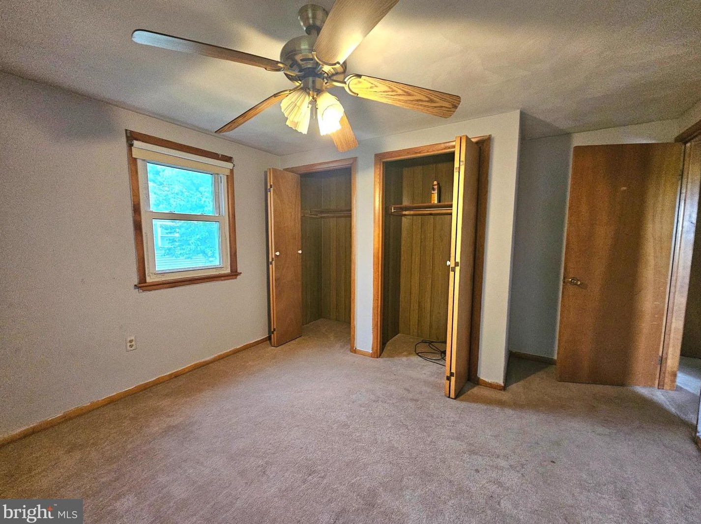 725 Littlestown Rd, Littlestown PA 17340-9621 exterior