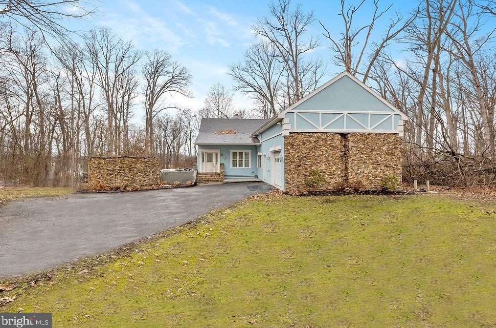 1079 Ridge Rd, Gettysburg, PA 17325