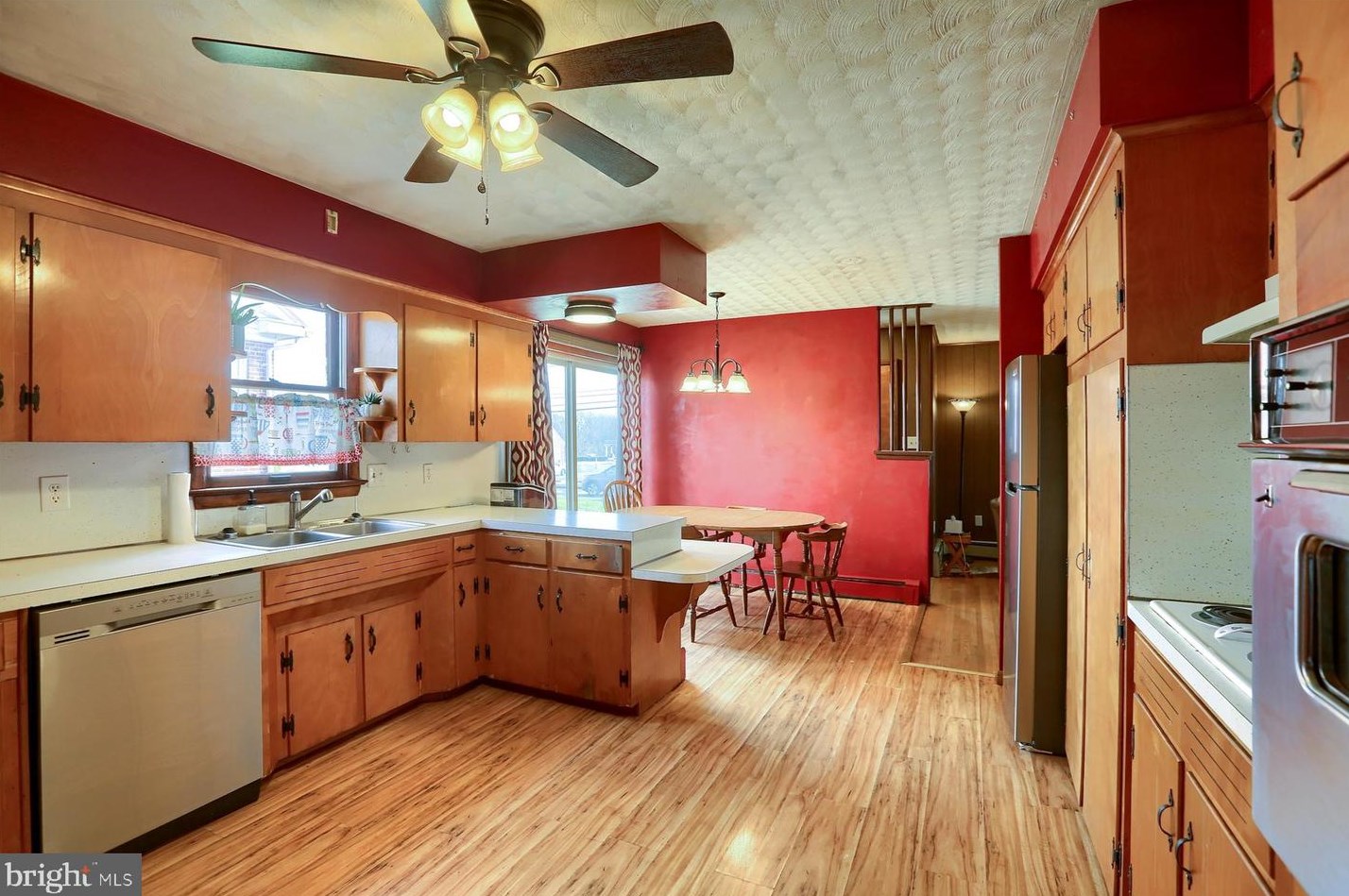 425 King St, Littlestown PA  17340-1619 exterior