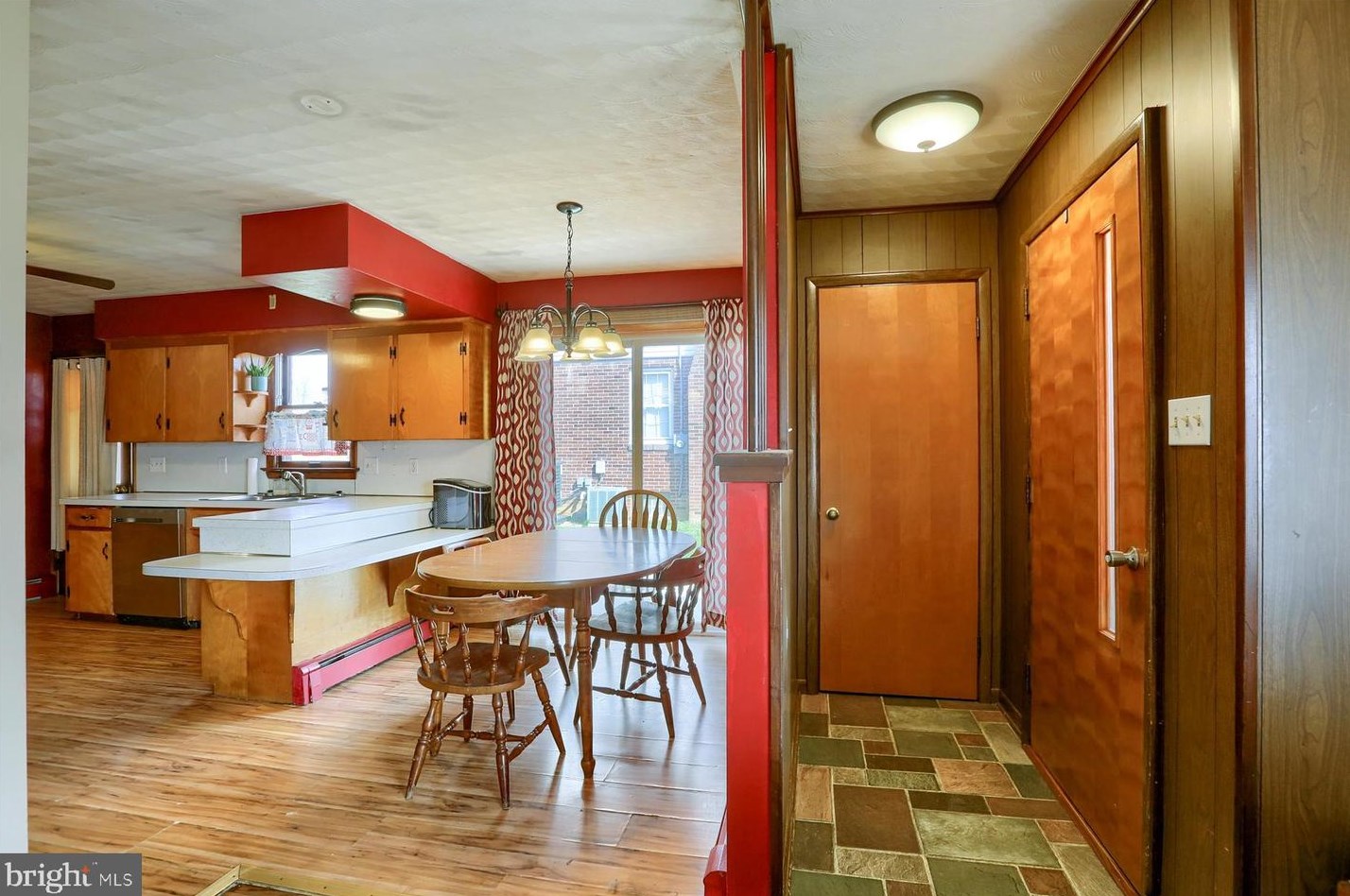 425 King St, Littlestown PA  17340-1619 exterior