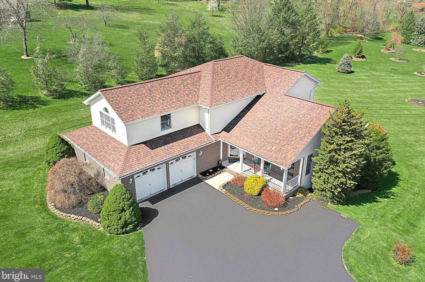 242 Orchard Dr, Hanover, PA 17331-8201