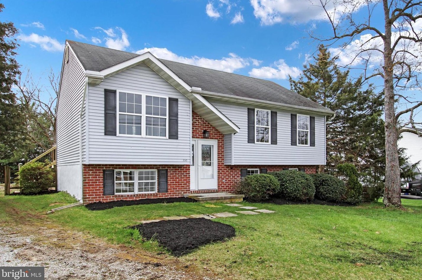 330 Mcsherry Woods Dr, Littlestown, PA 17340-1500