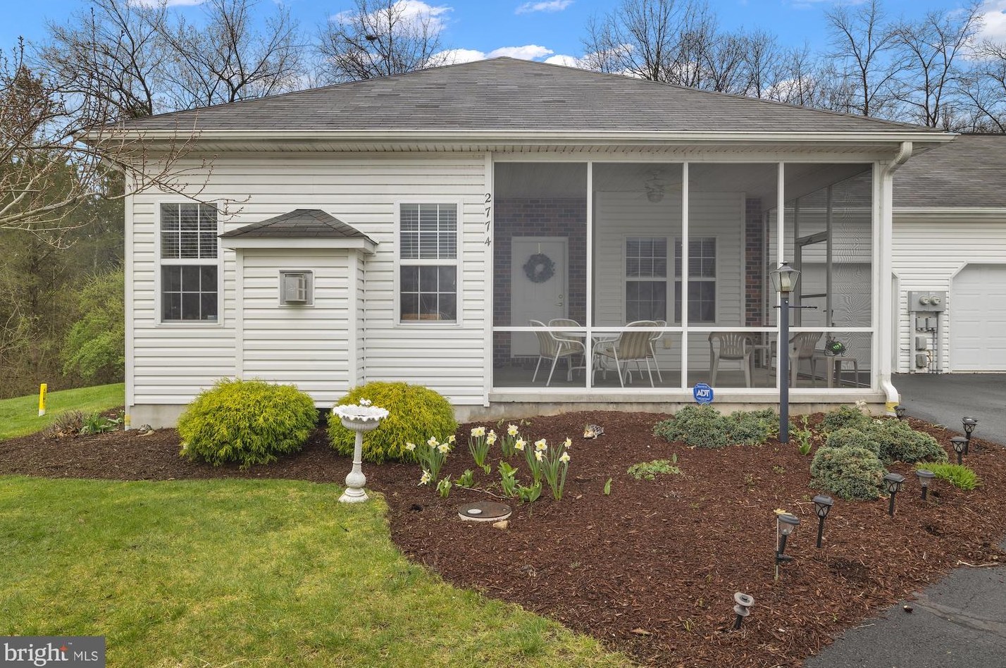 2774 Meadow Dr, Gettysburg, PA 17325-7882