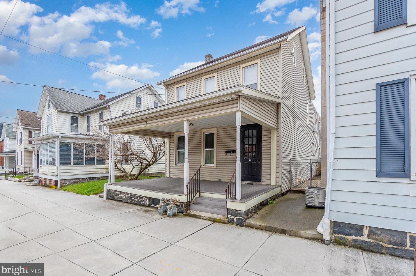 41 Hanover St, Gettysburg, PA 17325-1908