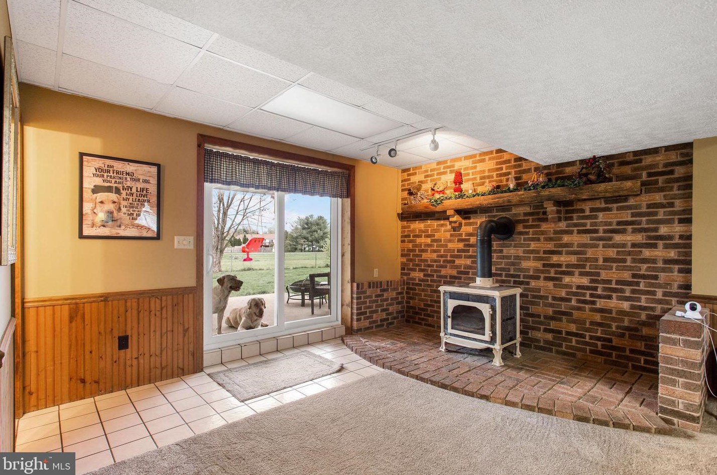 231 Lincoln Dr, Hanover PA 17331-4906 exterior