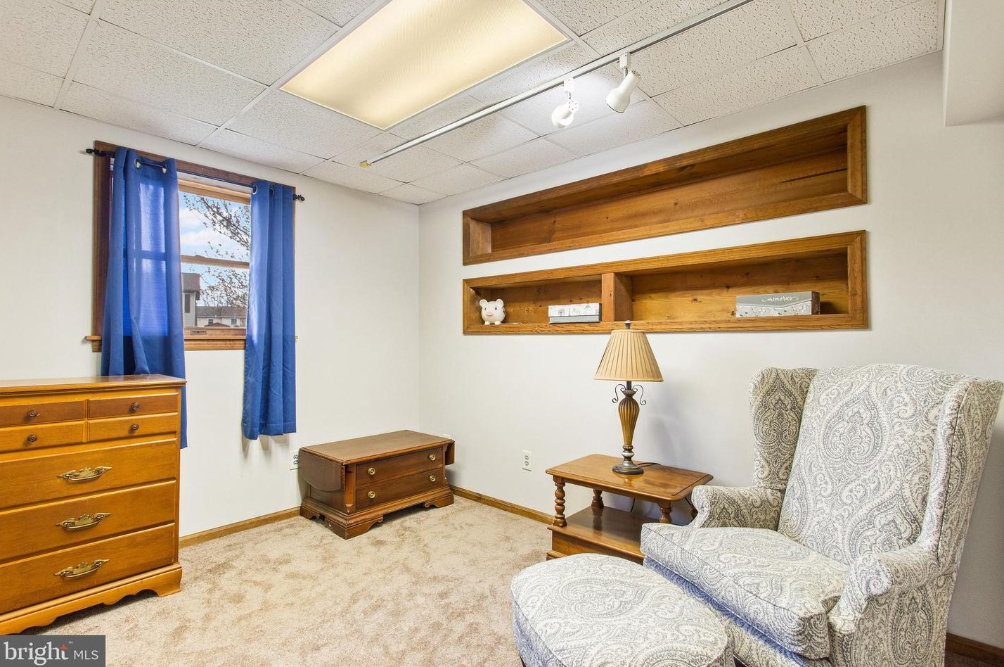 231 Lincoln Dr, Hanover PA 17331-4906 exterior