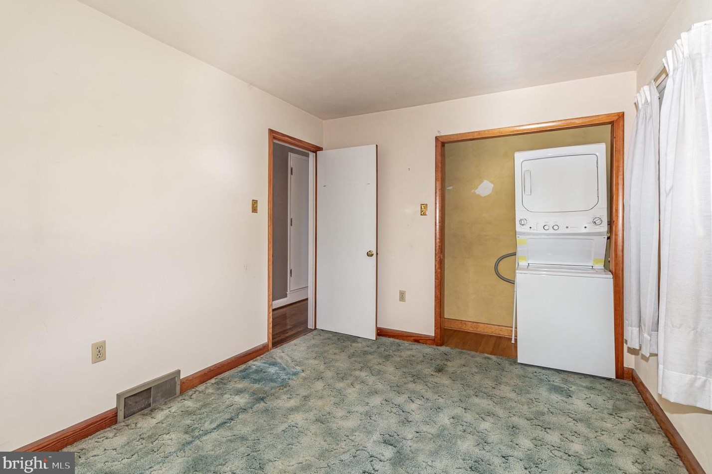 97 Park Ave, Littlestown PA 17340-1328 exterior