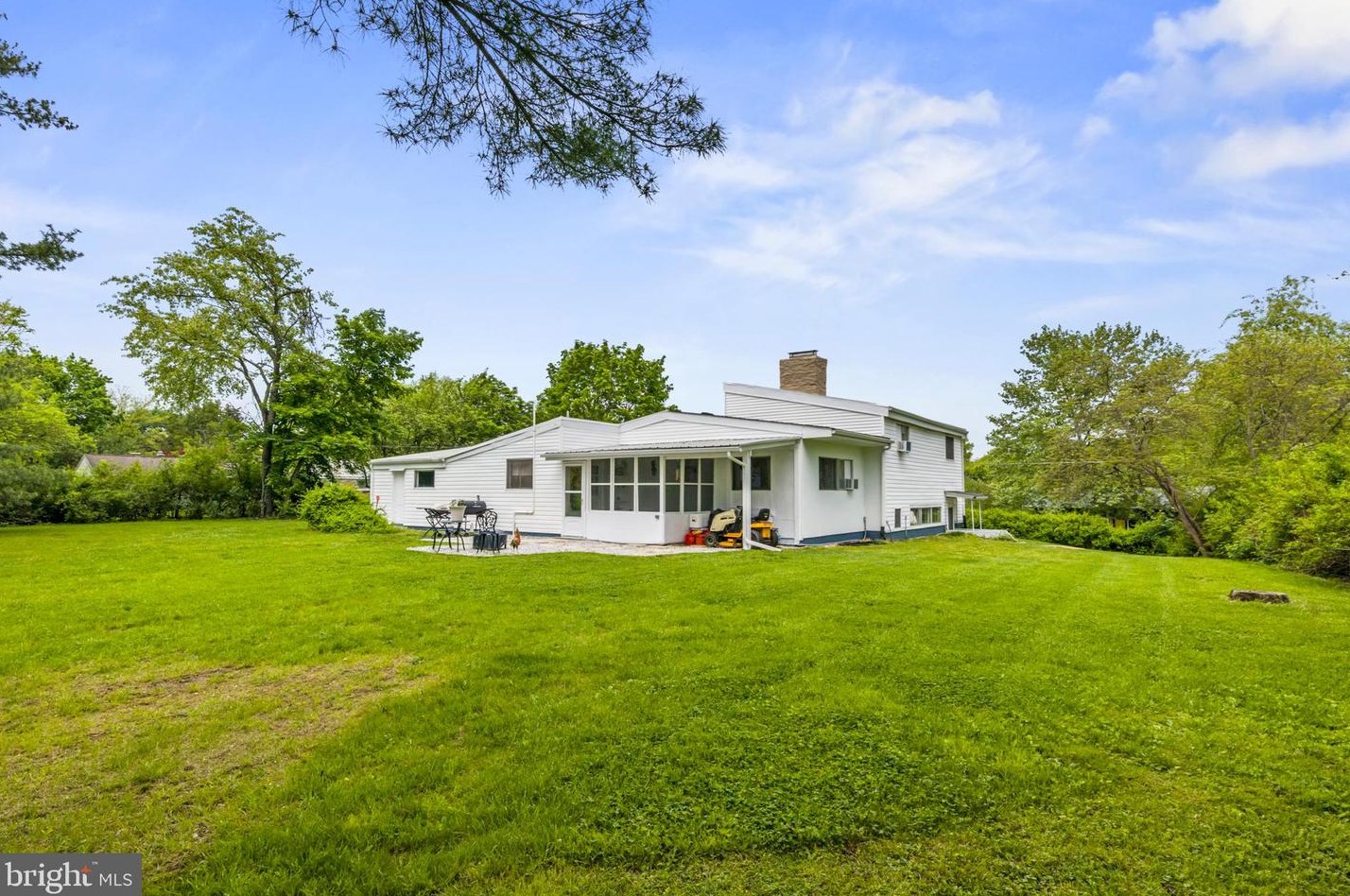 135 Windbriar Ln, Gettysburg PA  17325-7269 exterior