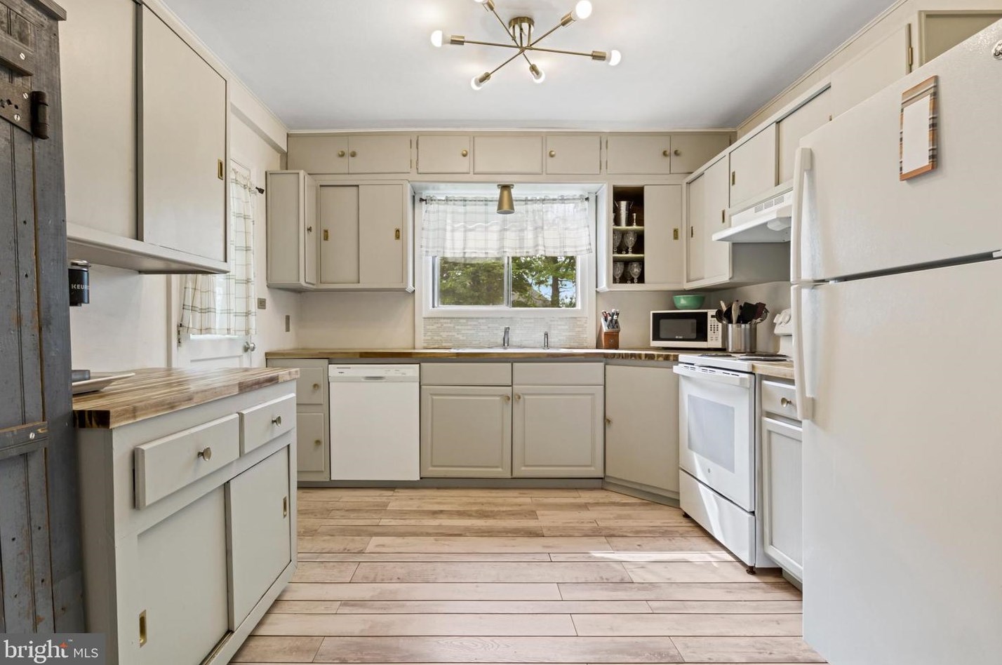 135 Windbriar Ln, Gettysburg PA  17325-7269 exterior