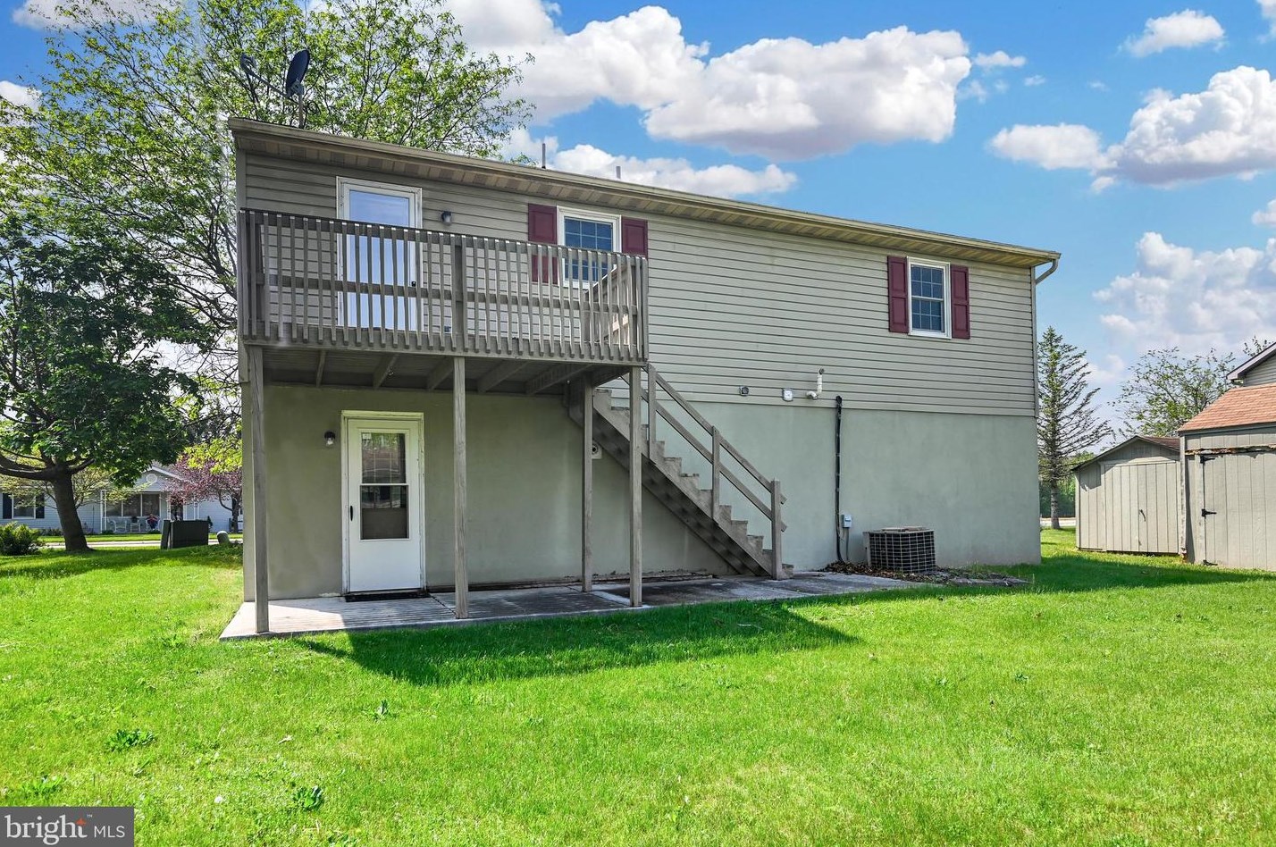 133 Conewago Dr, Hanover PA 17331-8961 exterior