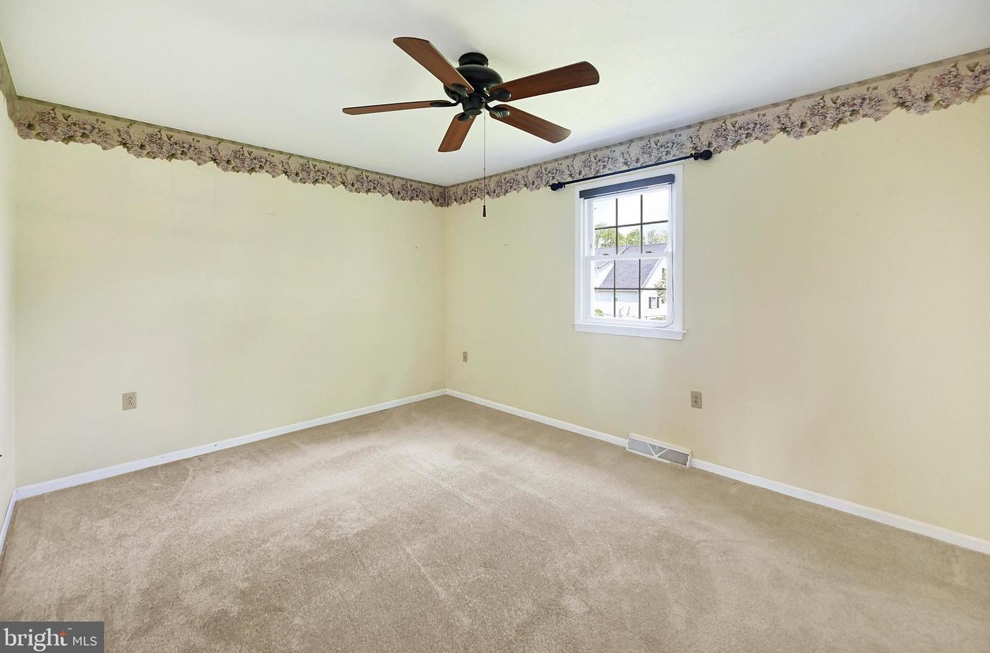 133 Conewago Dr, Hanover PA 17331-8961 exterior