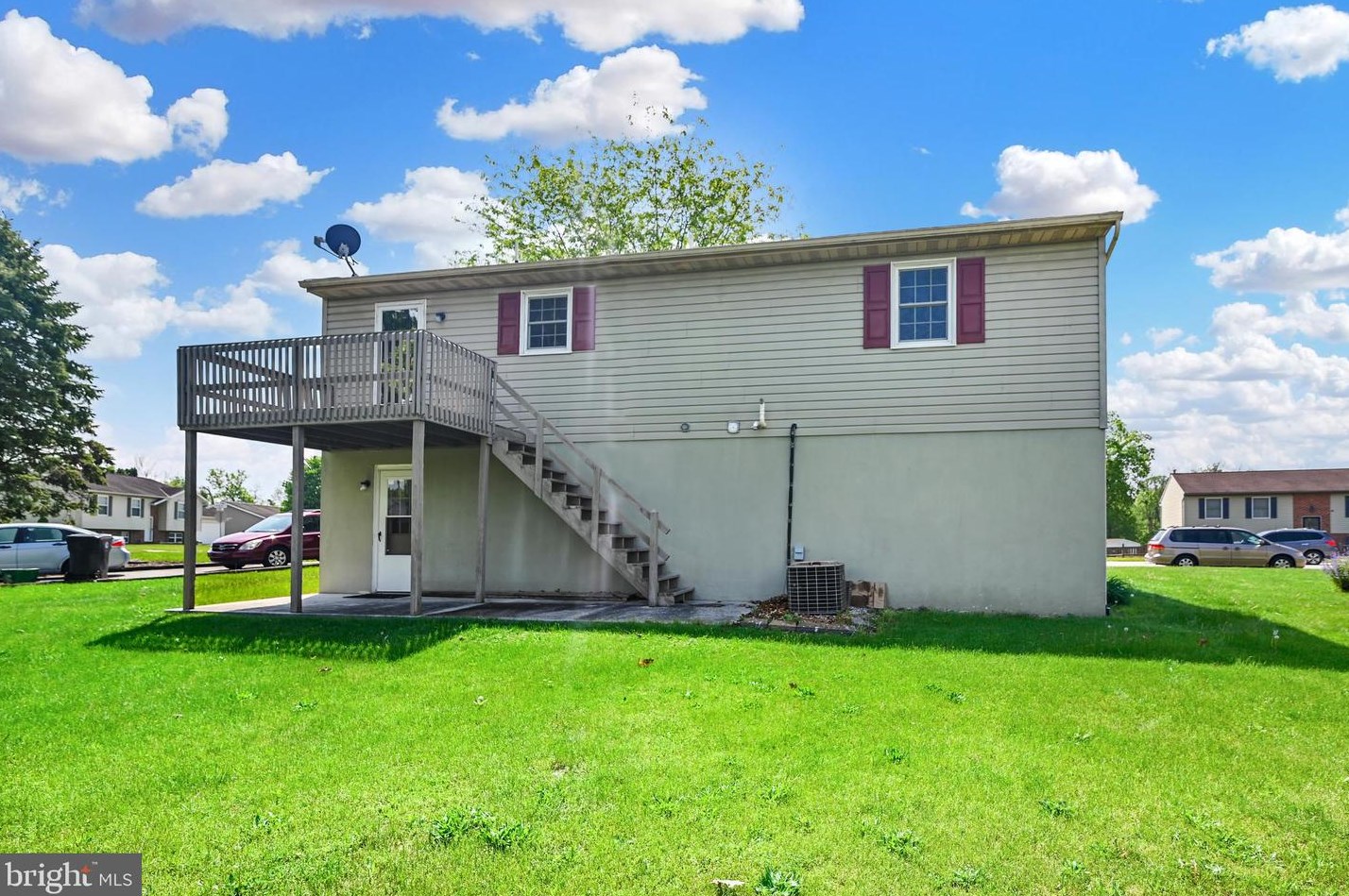 133 Conewago Dr, Hanover PA 17331-8961 exterior