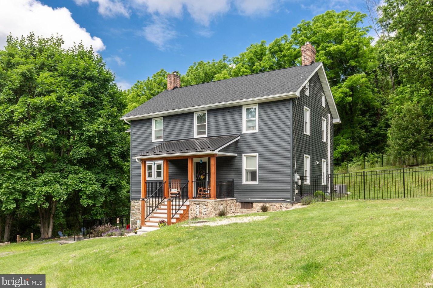 3 Blue Bird Trl, Charnita, PA 17320-8076