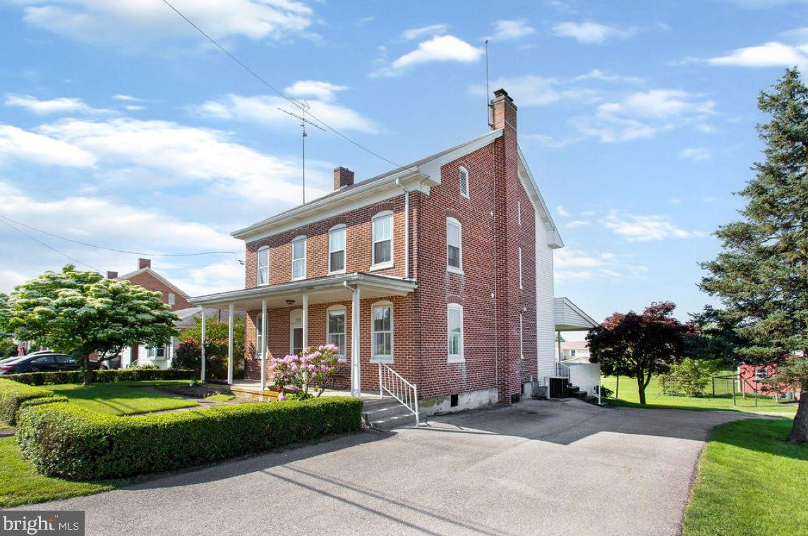 723 Edgegrove Rd, Hanover, PA 17331-8939