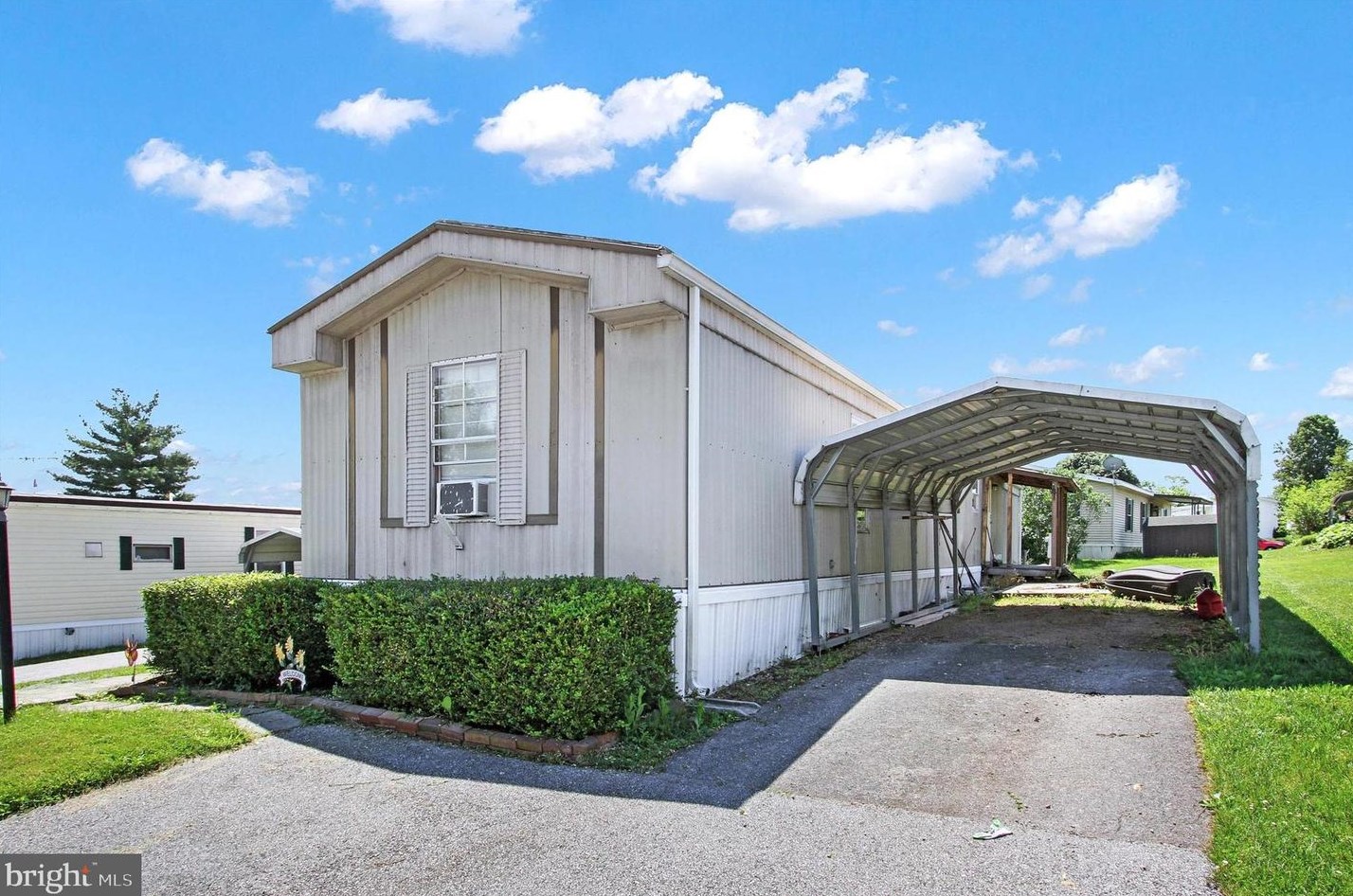216 Berwick Rd, Abbottstown, PA 17301-9603