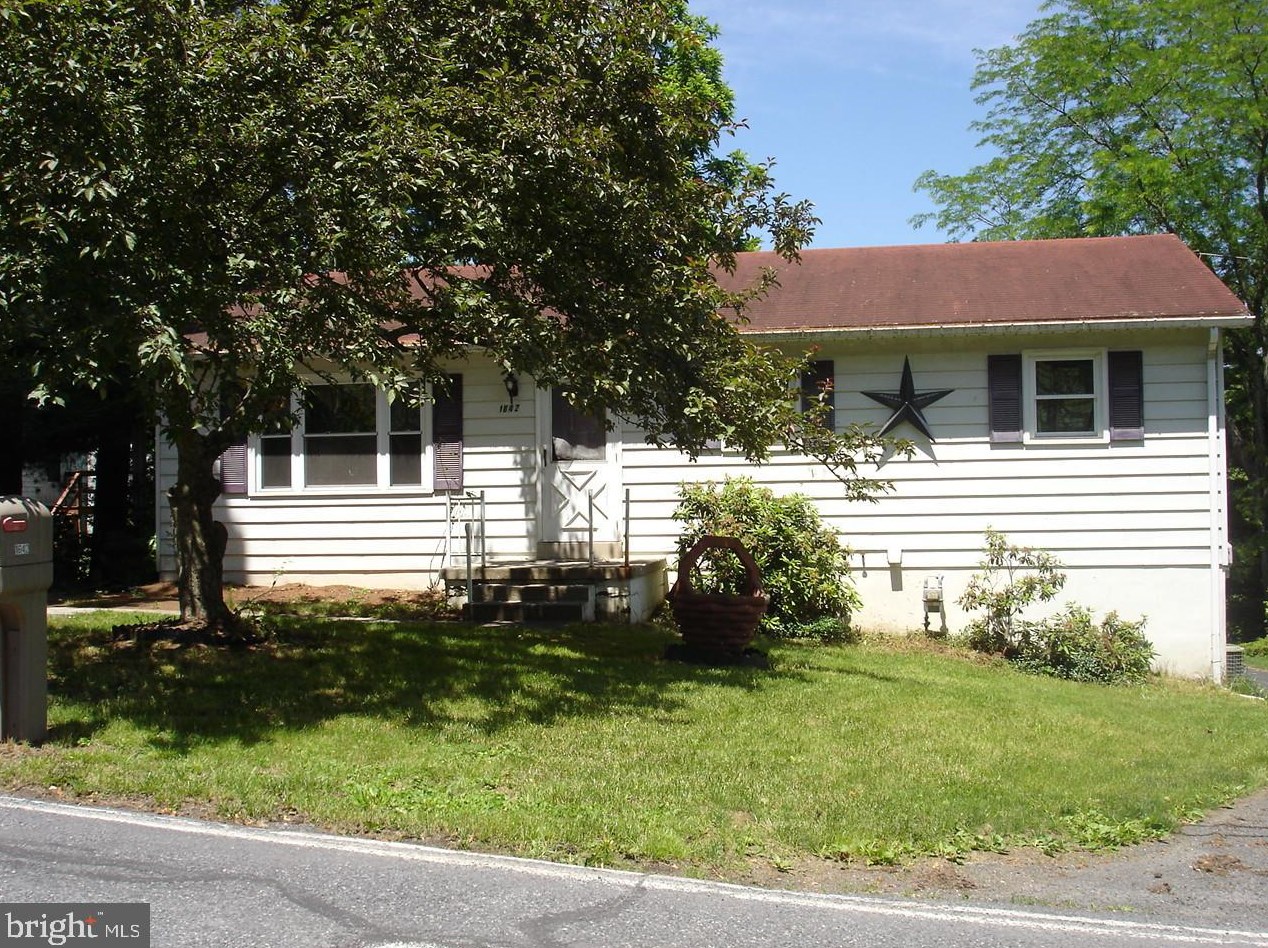 1642 Carrolls Tract Rd, Orrtanna, PA 17353-9740