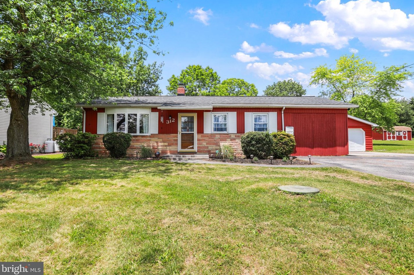 312 Forrest Dr, Gettysburg, PA 17325-8934