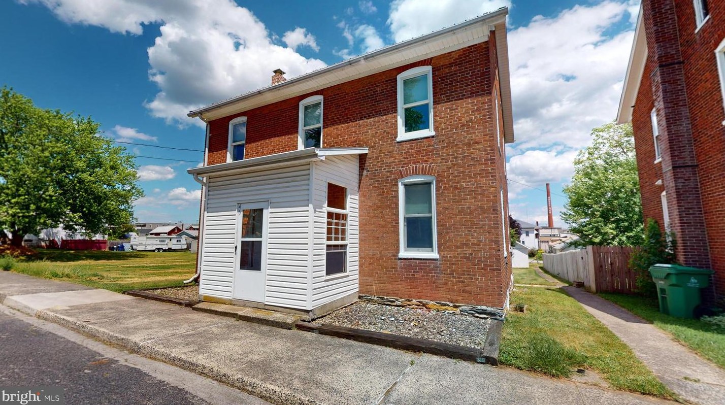 46 Penn St, Beecherstown, PA 17307-9114