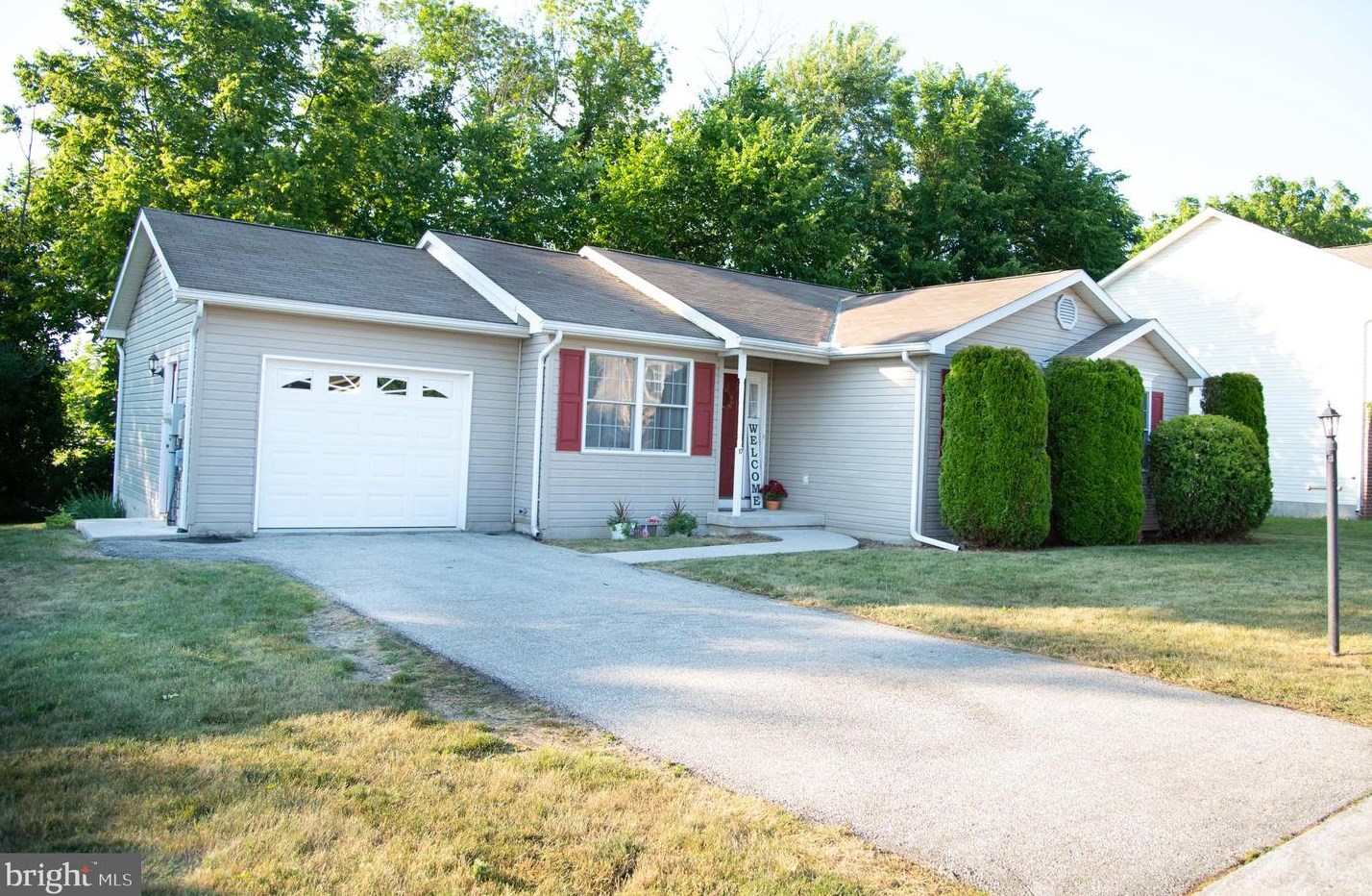 17 Maria Dr, McSherrystown, PA 17344