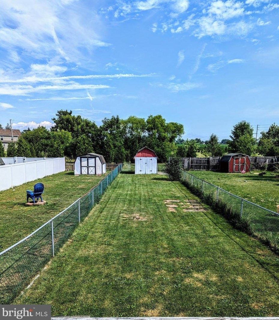 65 Conewago Dr, Hanover, PA 17331