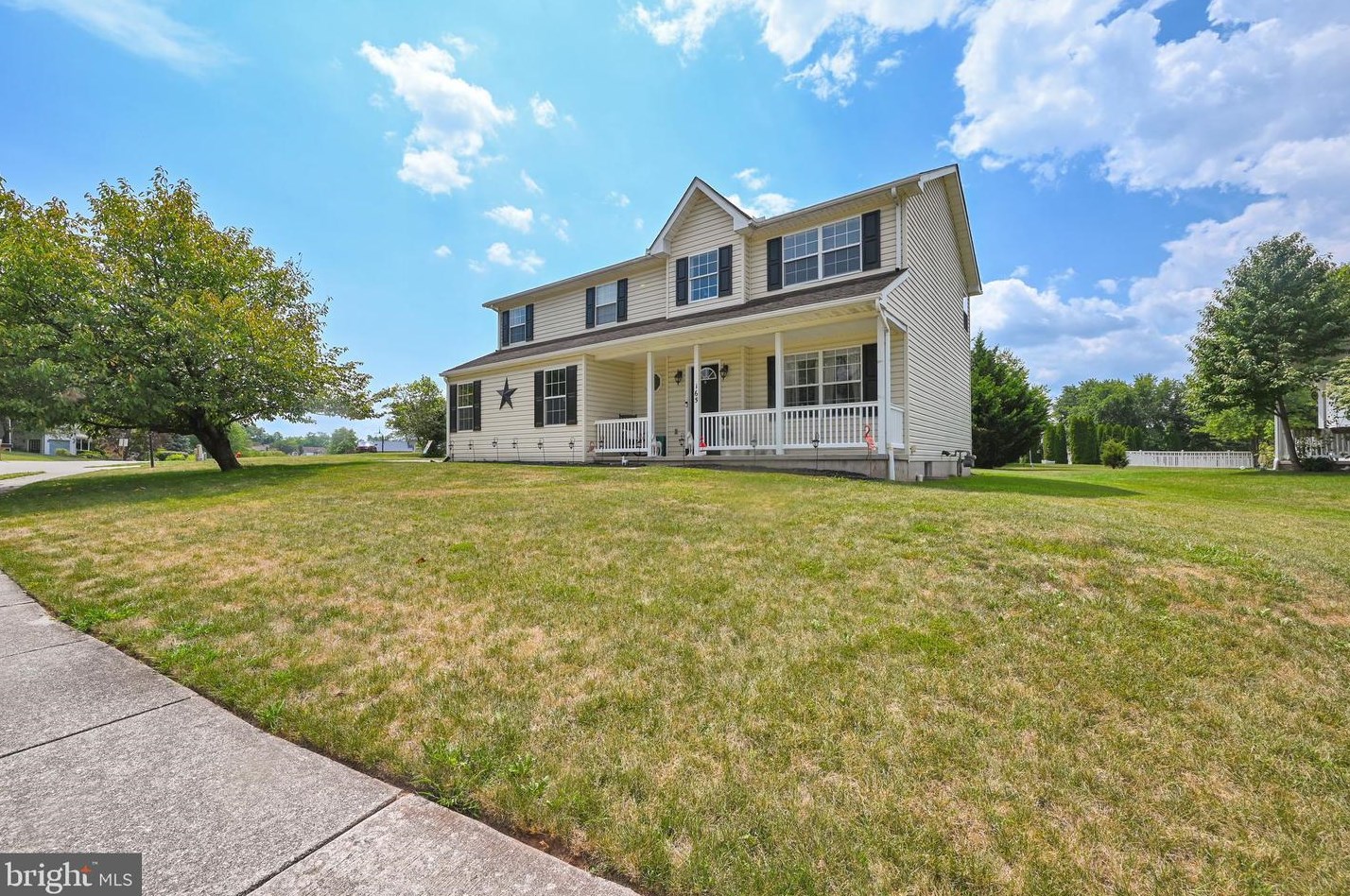 165 Matthew Dr, New Oxford, PA 17350