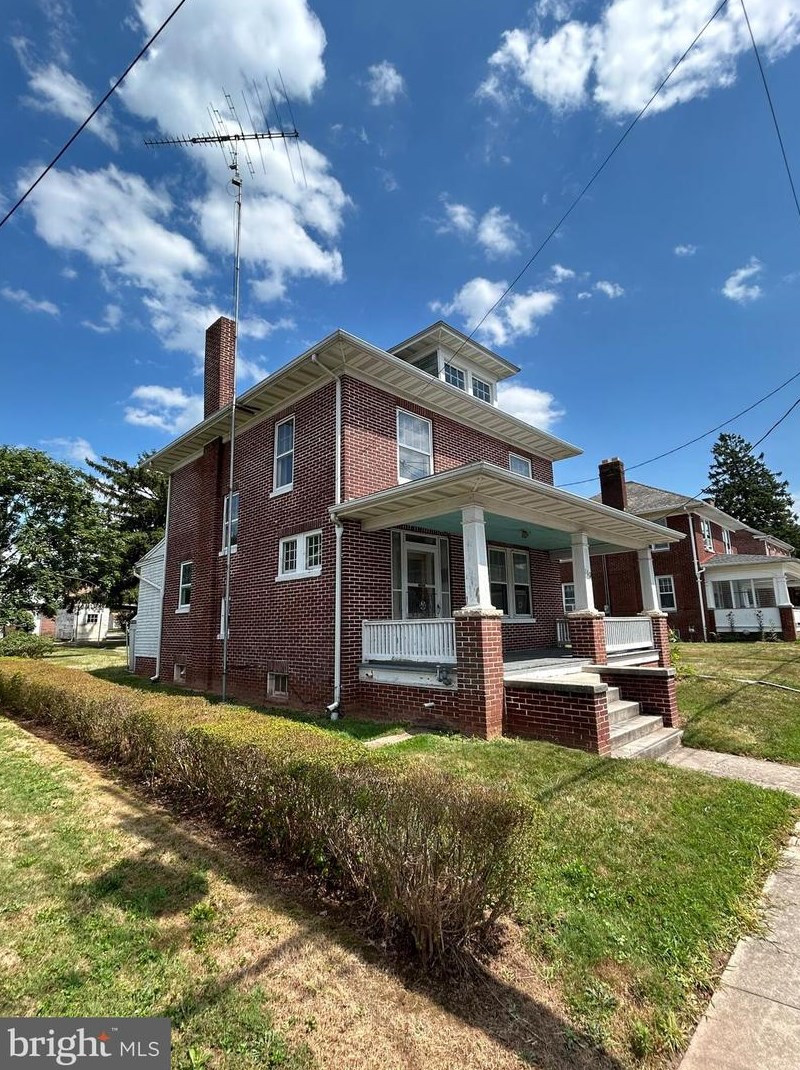 110 N Peters St, New Oxford, PA 17350