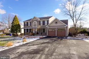 1233 Woodhill Dr, Gibsonia, PA 15044 - Photo 2