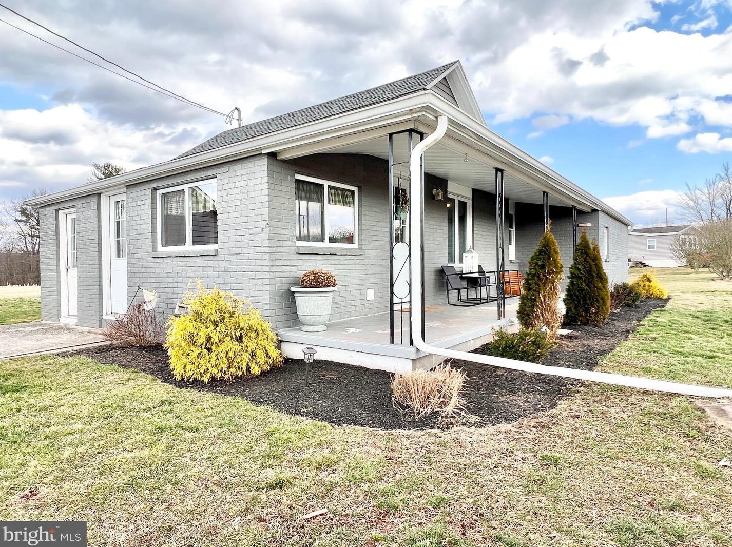 352 Crestview Rd, Breezewood, PA 15533