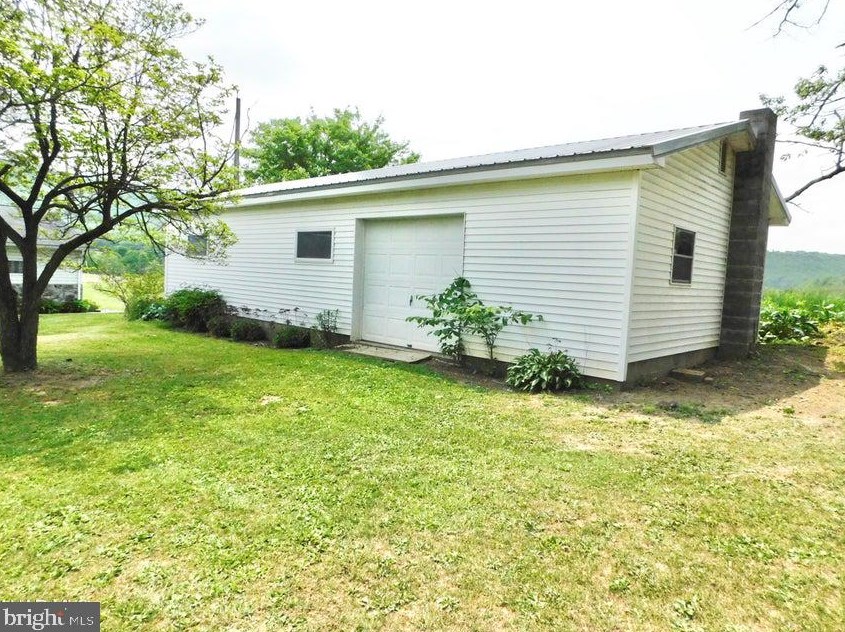9617 William Penn Rd, Saint Clairsville PA  16667-9366 exterior