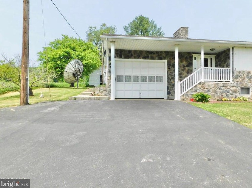 9617 William Penn Rd, Saint Clairsville PA  16667-9366 exterior