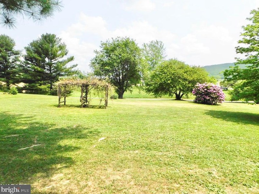 9617 William Penn Rd, Saint Clairsville PA  16667-9366 exterior