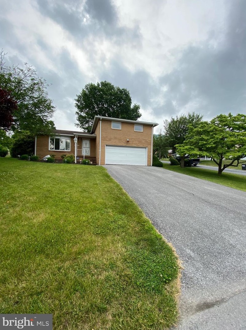 178 Shawnee Cir, Bedford, PA 15522-9767