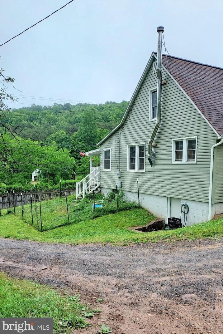 961 Bedford Valley Rd, Bedford PA  15522-5326 exterior