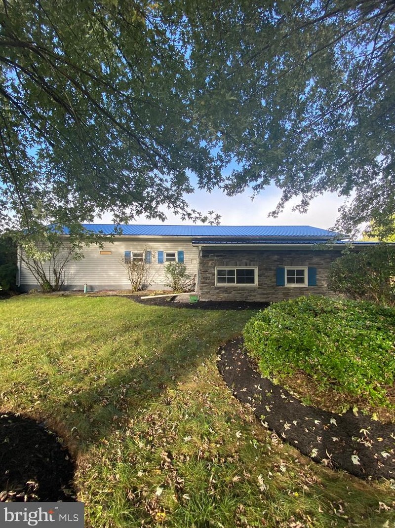 117 Pet Deer Dr, Saint Clairsville, PA 16667