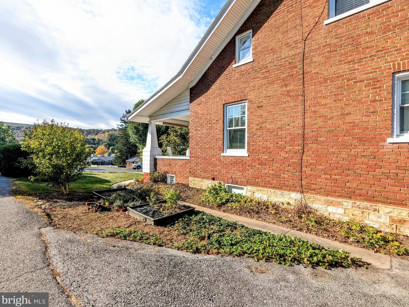 741 Juliana St, Bedford PA  15522-1929 exterior